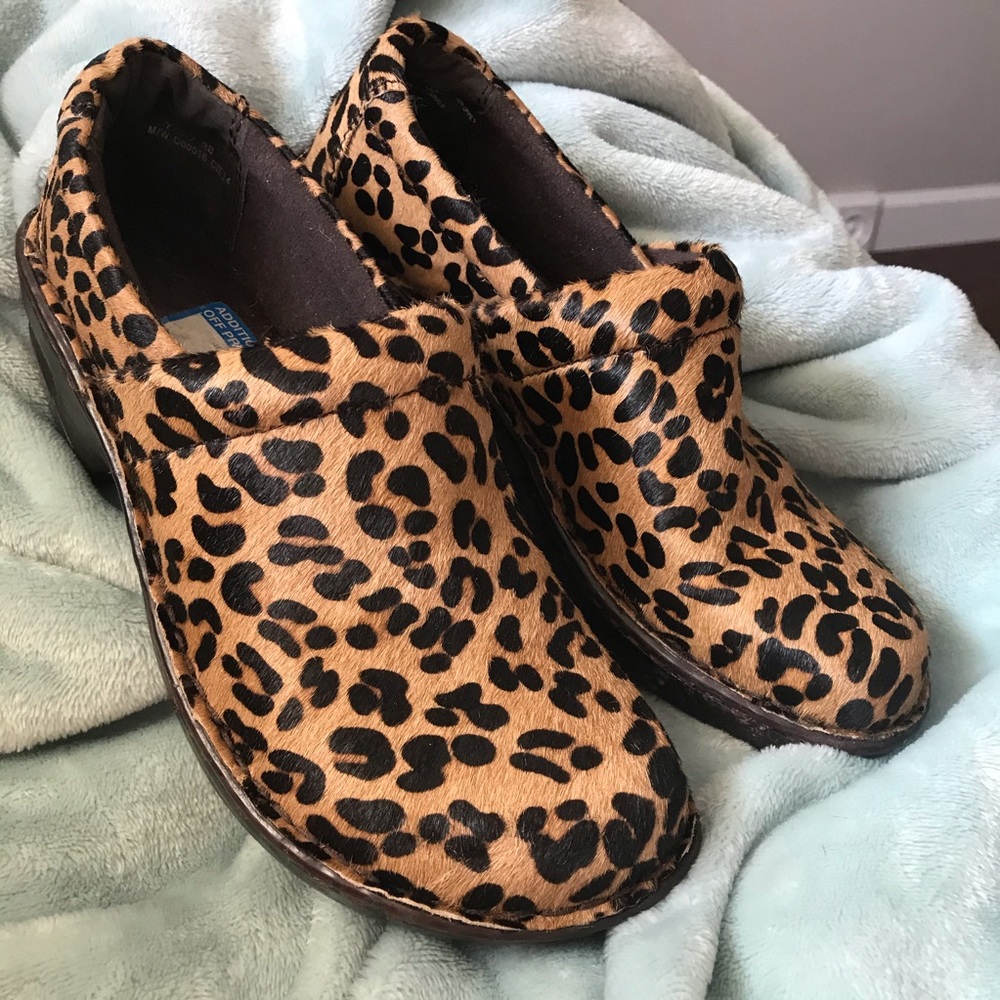 B.o.c. Born clogs.